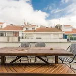 Guestready- Charming Retreat With Terrace Oporto