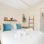 Guestready- Charming Retreat With Terrace Lägenhet *