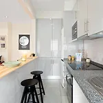 Lägenhet Guestready- Charming Retreat With Terrace *