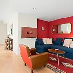 Guestready- Charming Retreat With Terrace Lägenhet Oporto