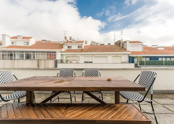 Guestready- Charming Retreat With Terrace Porto